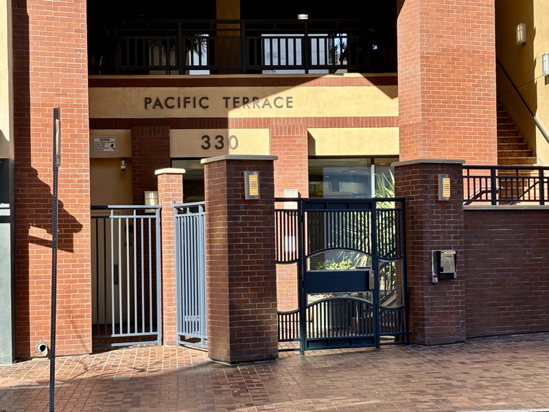 Pacific Terrace Entrance